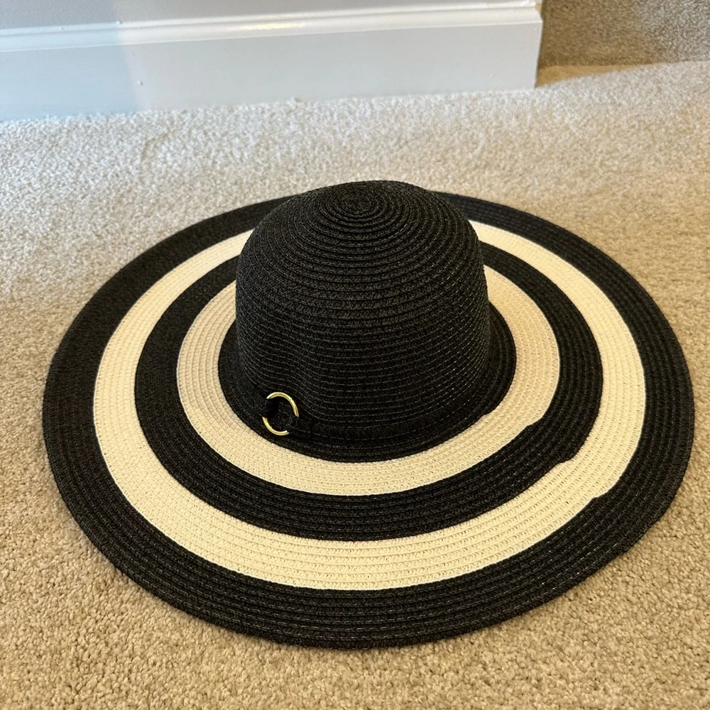 Elegant Black and White Wide Brim Hat Charming Charlie’s - Picture 9 of 9